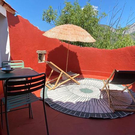 Hotel La tour des Baronnies à Saint-Auban-sur-lʼOuvèze Extérieur photo