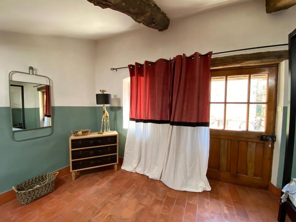 Hotel La tour des Baronnies à Saint-Auban-sur-lʼOuvèze Extérieur photo